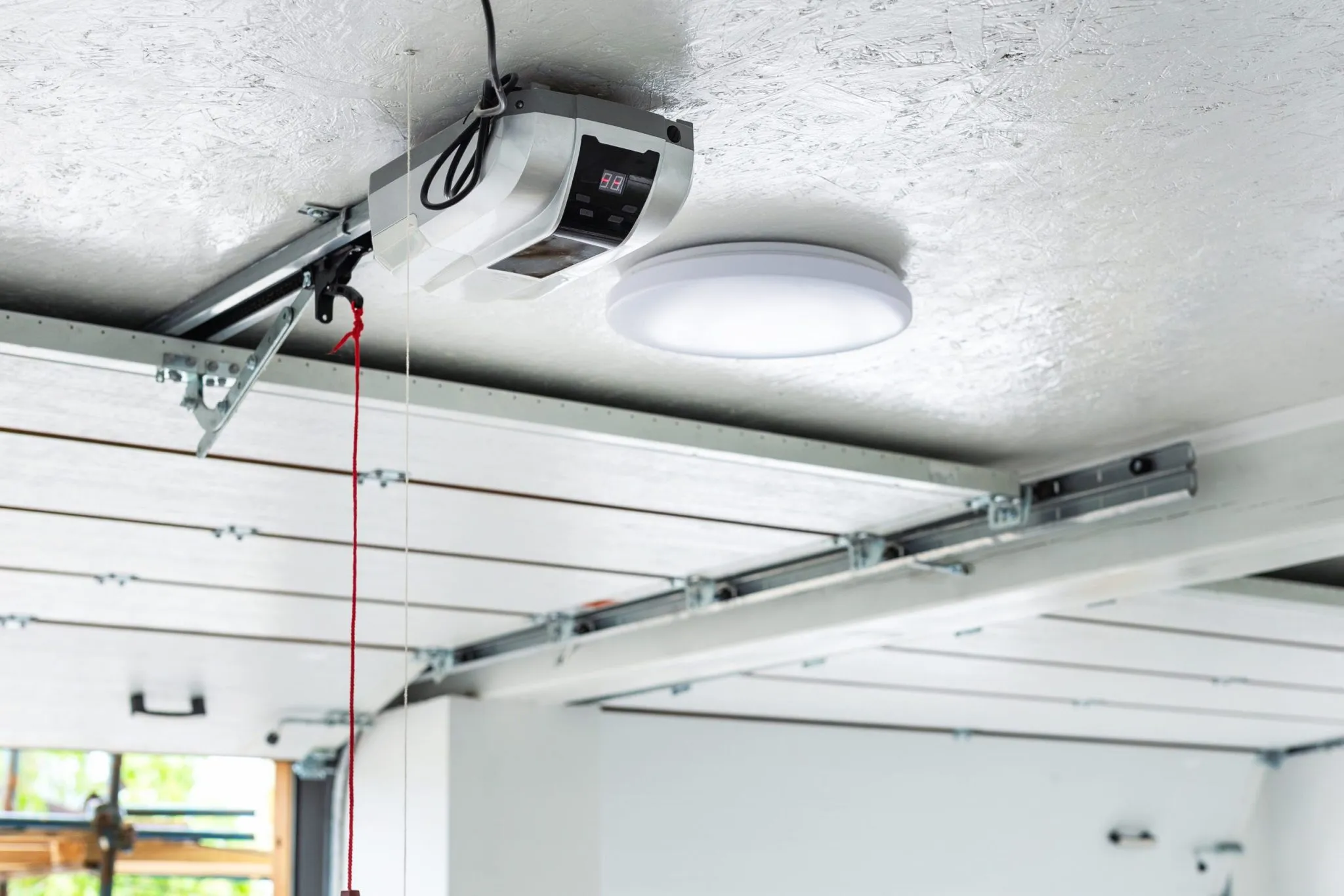 best_garage_door_opener_panel-scaled.jpeg.optimal-2048x1366-1 best_garage_door_opener